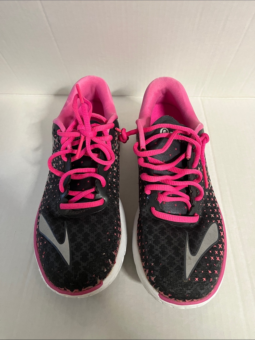 Brooks Women’s Black and Hot Pink Running Sneakers